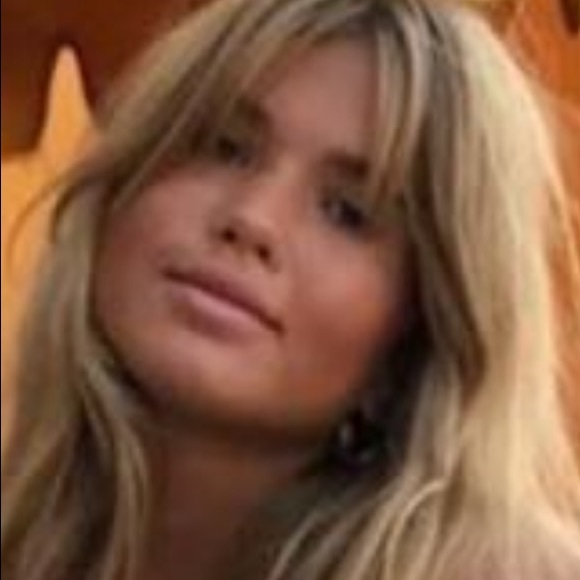 Meet your Posher, Ozge - Picture 1 of 1